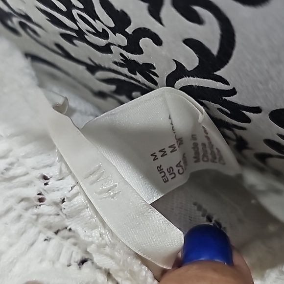 Asymmetric White Blouse - Picture 3 of 3